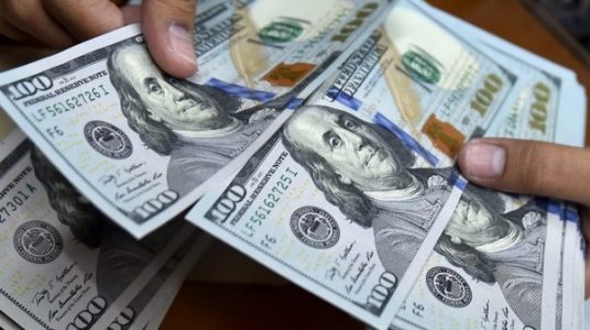 Giá USD hôm nay 4.10.2020: \"Nhào lộn\" sau khi Tổng thống Mỹ nhiễm Covid-19