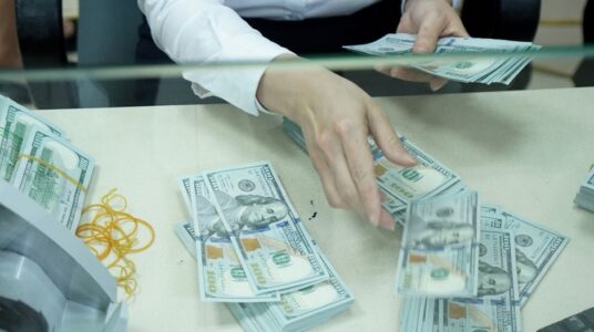 Giá USD hôm nay 24.10.2020: Sụt giảm mạnh