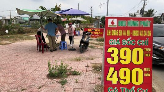 Có nên cấm phân lô bán nền?