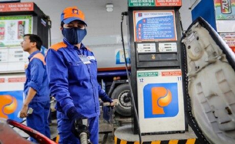 Giá xăng tăng lên mức cao nhất trong hơn 7 năm