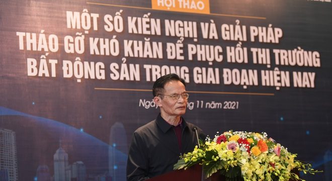 Bất động sản khan hiếm, chuyên gia bóc mẽ vụ doanh nghiệp ôm đất, đầu cơ