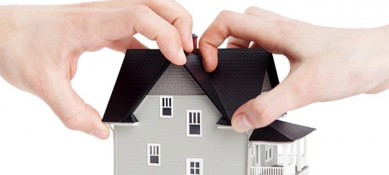 Mua nhà đất khi ly thân: Sổ đỏ ghi thế nào? Ly hôn có phải chia?