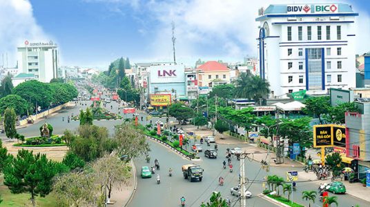 Diễn biến \"lạ\" của thị trường bất động sản TP.HCM: Nhu cầu sụt giảm, giá bán vẫn tăng