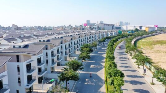 Nhà xây sẵn ở Hà Nội và TP HCM đồng loạt tăng giá