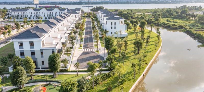 Loạt doanh nghiệp lớn tại Sài Gòn vẫn bung hàng vào cuối năm, bất chấp thị trường khó khăn?