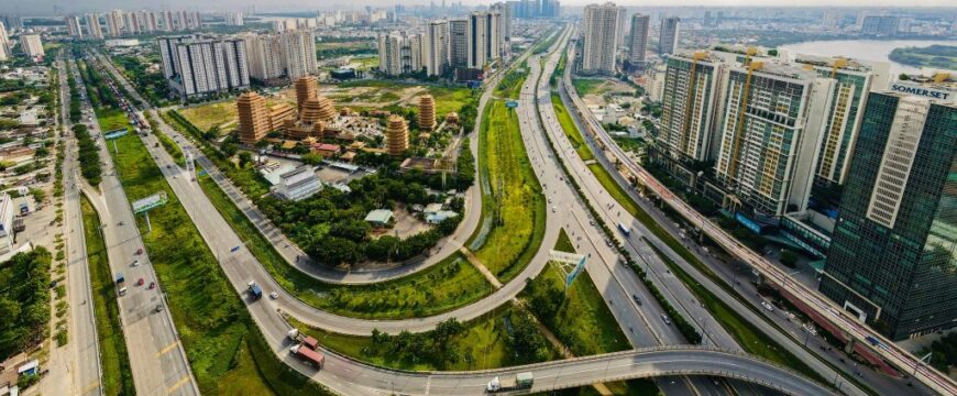 Chuyên gia: Giá chung cư tại TP.HCM “vọt” lên gấp hai lần so với Hà Nội