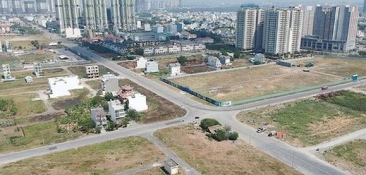 Khó khăn bủa vây liệu thị trường bất động sản đã lộ đáy?