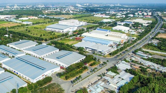 Vì sao giá thuê đất công nghiệp tại miền Nam cao hơn miền Bắc đến 40%?