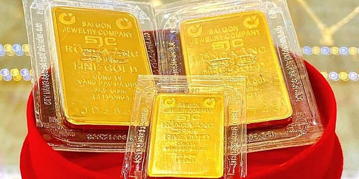 Giá vàng trong nước sụt giảm khi giá thế giới tăng cao