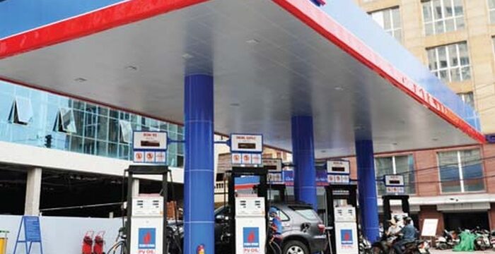 Giá xăng dầu thế giới hôm nay 5/3: Tăng sốc