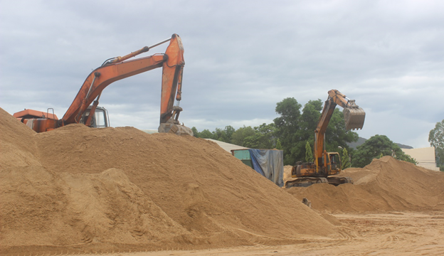 Giá cát xây dựng liên tục tăng cao, người dân than rằng, Quảng Nam chỉ đạo khẩn